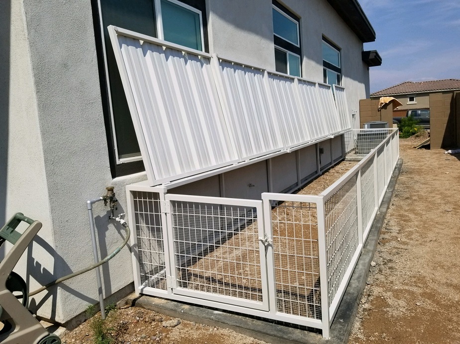 Scottsdale Kennels with Shade.