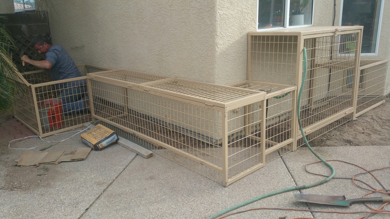 Coyote Proof Kennel Installers.